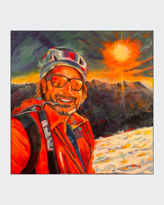 Expressive Acrylmalerei „Gipfelstürmer“ von Susann Versteegen mit einer Bergsteigerfigur vor abstrakter Gebirgslandschaft in Blau, Türkis, Grau, Orange und Rot.