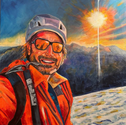Expressive Acrylmalerei „Gipfelstürmer“ von Susann Versteegen mit einer Bergsteigerfigur vor abstrakter Gebirgslandschaft in Blau, Türkis, Grau, Orange und Rot.
