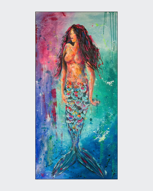 Expressiv-figurative Acrylmalerei „Zwischen den Welten“ von Susann Versteegen mit einer abstrahierten Meerjungfrauenfigur in Blau, Türkis, Pink, Orange und Grün.