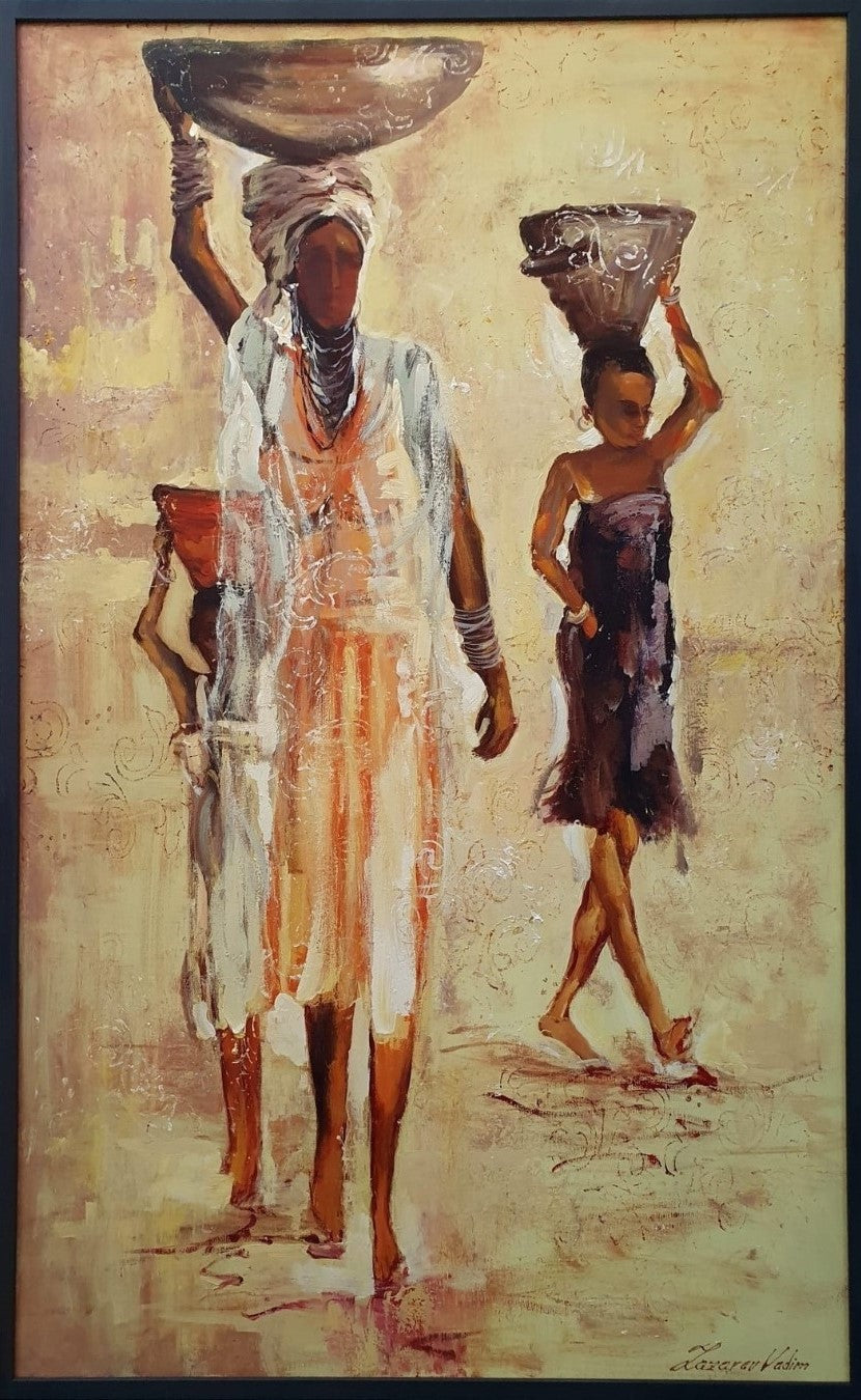 Das Gemälde Die Frauen von Vadim Lazarev zeigt eine Gruppe von Frauen mit großen Körben auf dem Kopf, in fließenden Gewändern und warmen Sandtönen. Ihre Gesichtszüge sind bewusst abstrahiert, sodass der Fokus auf der Bewegung und dem Ausdruck der Figuren liegt. Die Textur des Farbauftrags und sanfte, impressionistische Lichtreflexe verleihen dem Werk eine lebendige Tiefe. Eine Hommage an Weiblichkeit, Gemeinschaft und Tradition.