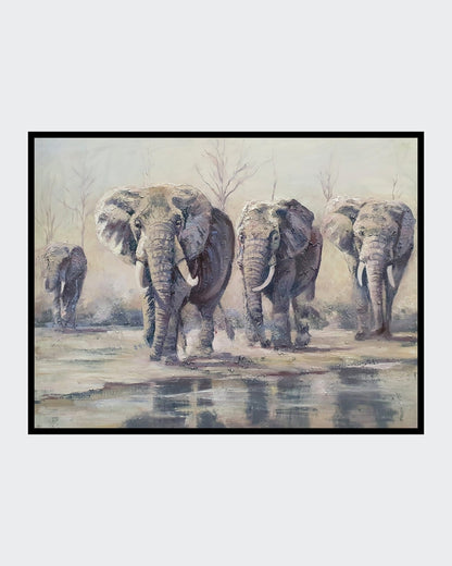 Ein beeindruckendes Ölgemälde von Vadim Lazarev (Elefanten), das eine Gruppe von Elefanten in warmen Braun-, Ocker- und Grautönen zeigt. Die expressive Maltechnik mit starken Pinselstrichen und pastosem Farbauftrag verleiht der Szene eine lebendige, fast greifbare Tiefe. Der Hintergrund bleibt abstrakt und atmosphärisch, wodurch der Fokus auf die monumentale Erscheinung der Tiere gelenkt wird. Eine eindrucksvolle Darstellung von Kraft und Ruhe.