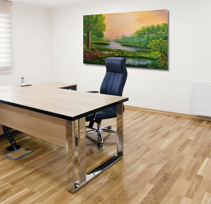 Gemälde "Wasserlandschaft" von Lisa Tahar. Öl auf Leinwand, 50x70 cm. Zeigt eine Flusslandschaft mit Bäumen, Blumen und sanften Farbtönen.